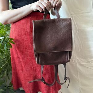 Vintage Field Manor Modern Classics Brown Leather Backpack Bag 12"L x 9"W